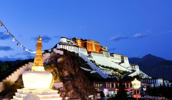 拉萨：布达拉宫、大昭寺与八廓街